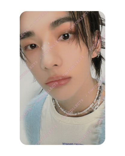 Hyunjin 5th Fanmeeting Online Purchase Benefit ver. 5 O'CLOCK Stray Kids
