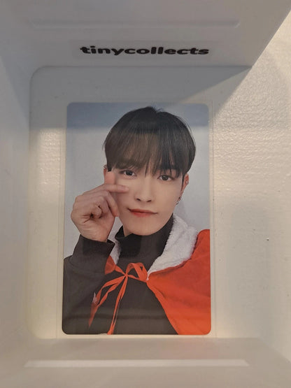 Hongjoong Christmas 2023 photocard KAURA WORLD X ATEEZ