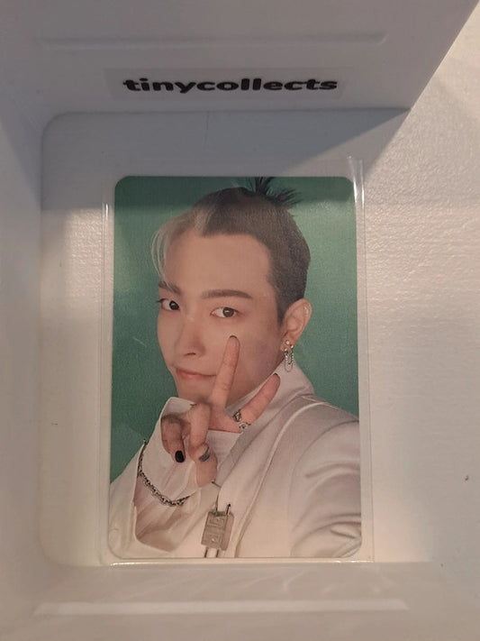 Hongjoong Everline pop-up pob The World Ep 1: Movement ATEEZ