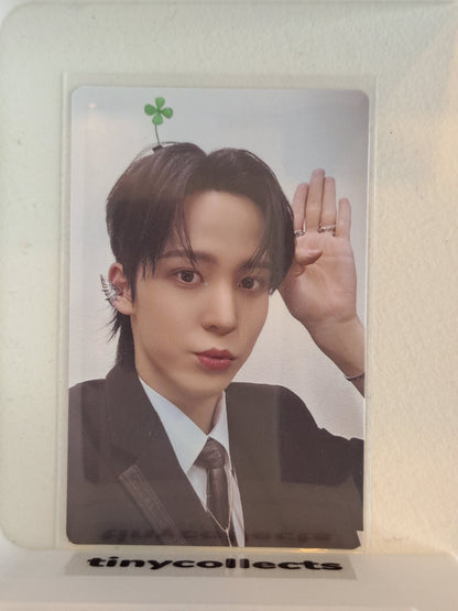 Yunho Album incl. A ver. 1 The World Ep. 2: Outlaw