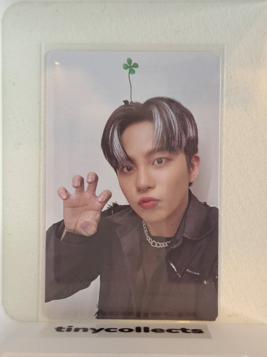 Jongho Album incl. A ver. 1 The World Ep. 2: Outlaw