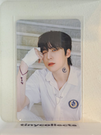 Yunho Platform incl. Image card full set The World Ep. 2: Outlaw