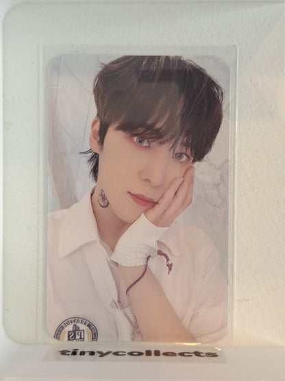 Yunho Platform incl. photocard 3 ver. 1 The World Ep. 2: Outlaw