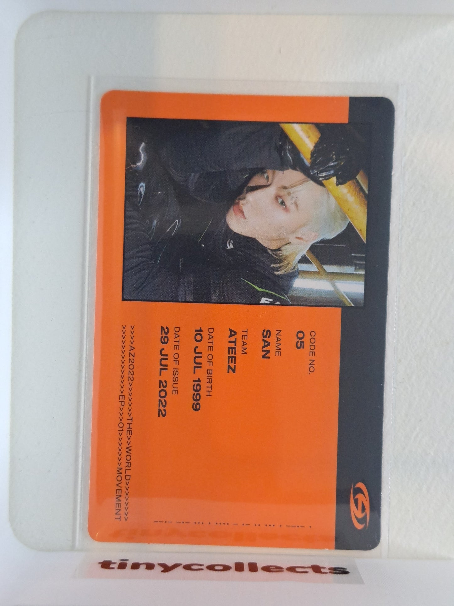 San Album incl. Z ver. ID card The World Ep.1: Movement