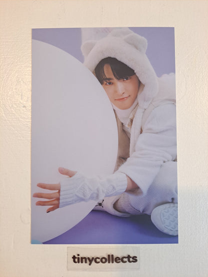 Hongjoong Postcard set Winter Special MD: Snowman Factory ATEEZ