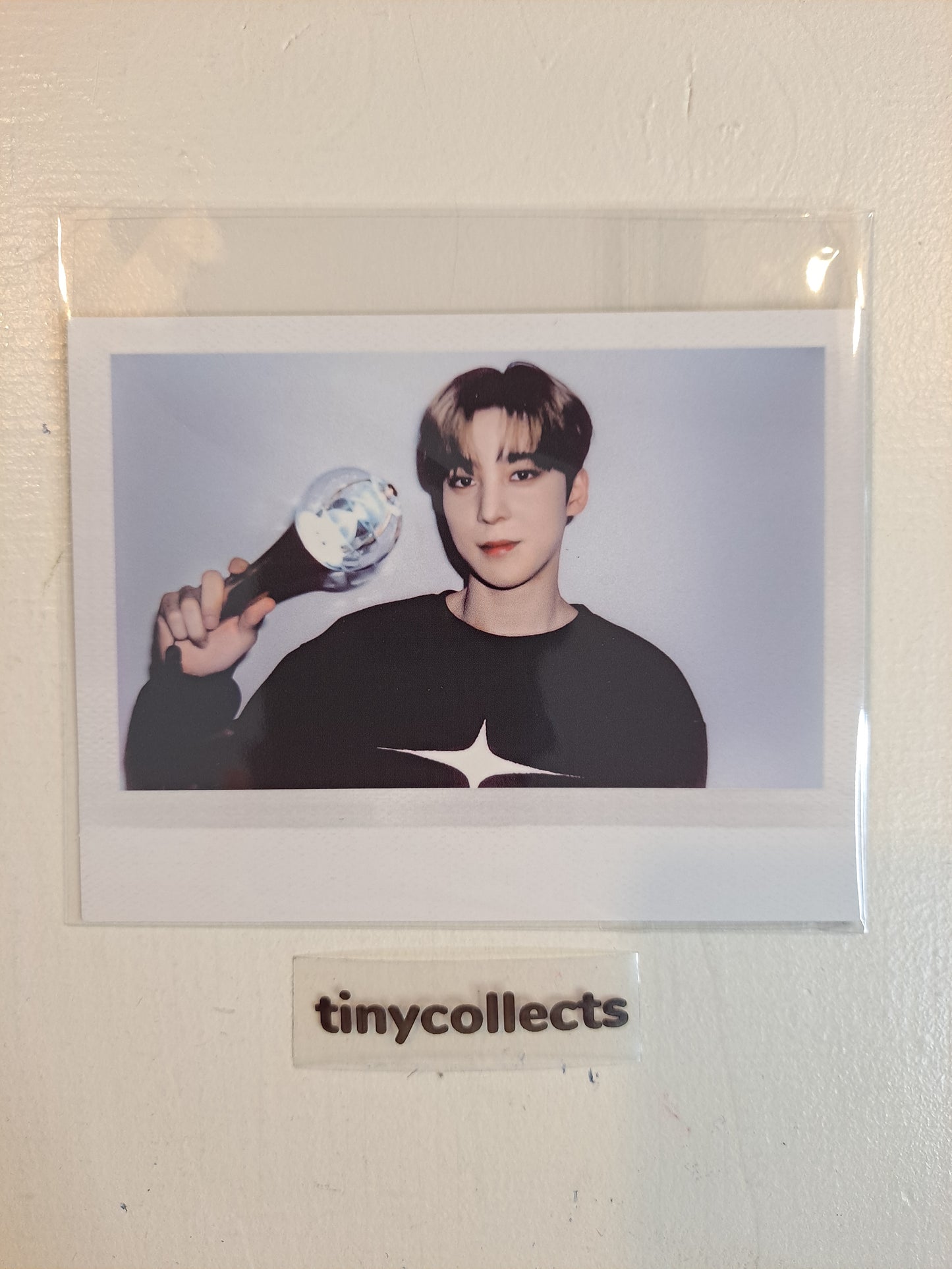 Yunho Polaroid DVD incl. The Fellowship: Break The Wall in Seoul Tour ATEEZ