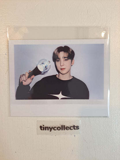 Yunho Polaroid DVD incl. The Fellowship: Break The Wall in Seoul Tour ATEEZ