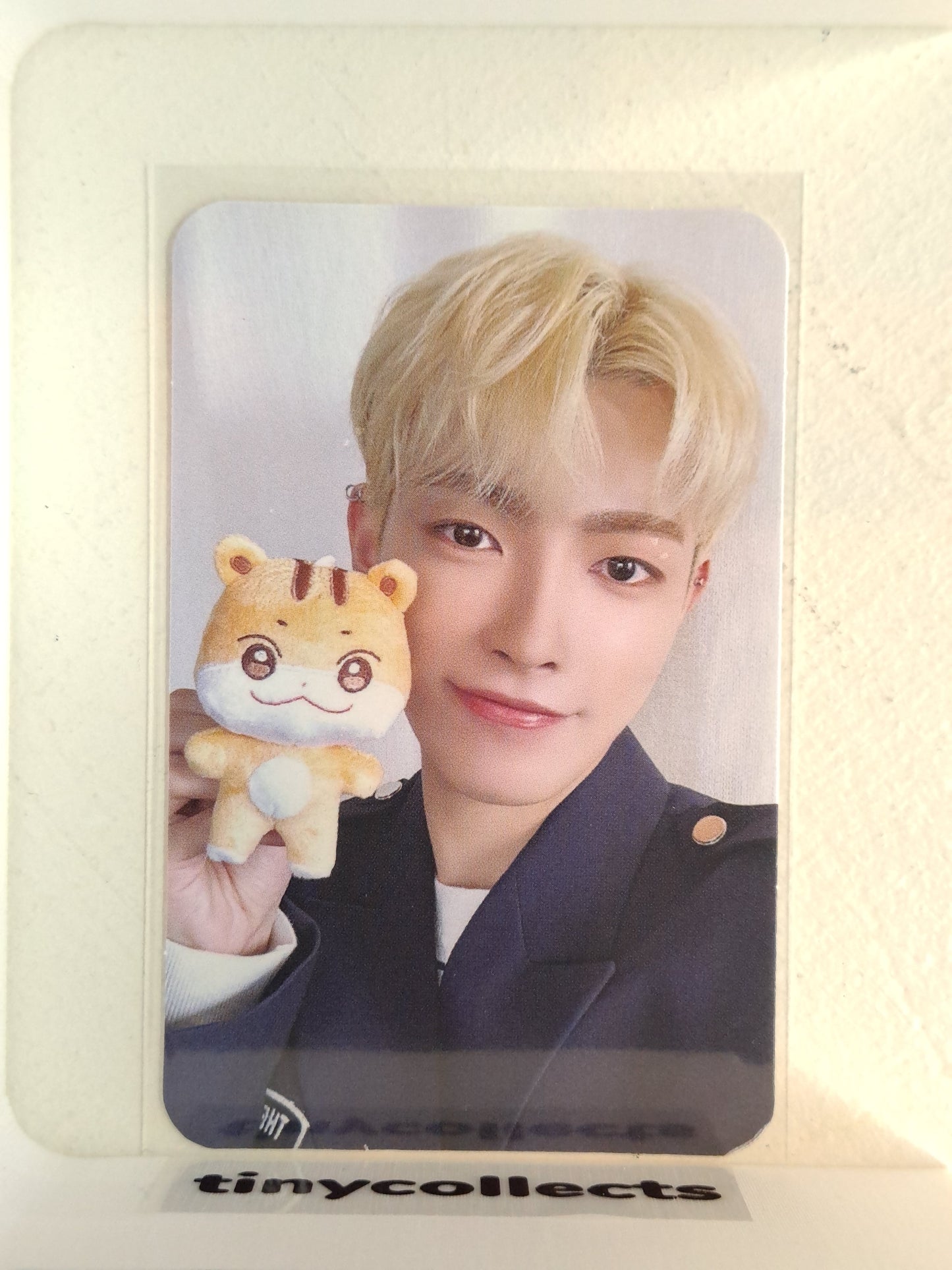 Hongjoong Plush Keyring incl. Aniteez in Illusion ATEEZ