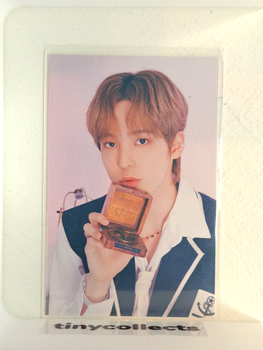 Yunho entree card Aniteez in Illusion ATEEZ