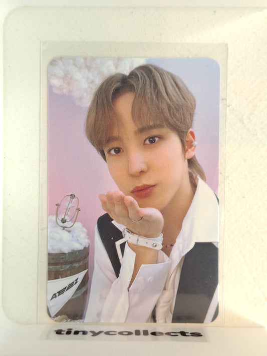 Yunho trading card 2 Aniteez in Illusion ATEEZ