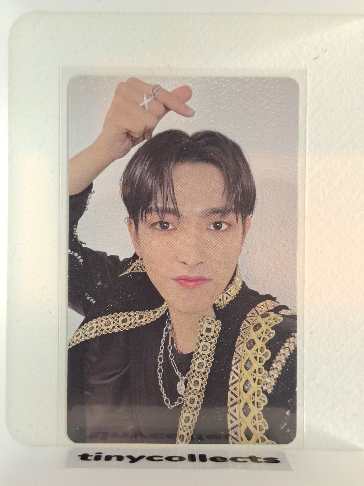 Hongjoong DVD incl. The Fellowship: Break The Wall in Seoul Tour ATEEZ