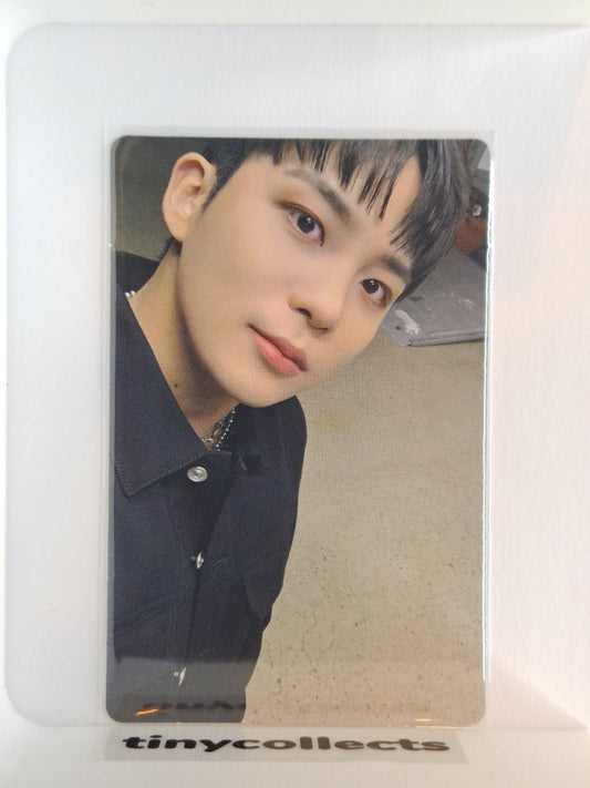 Jongho Album incl. A ver. 1 The World Ep.1: Movement