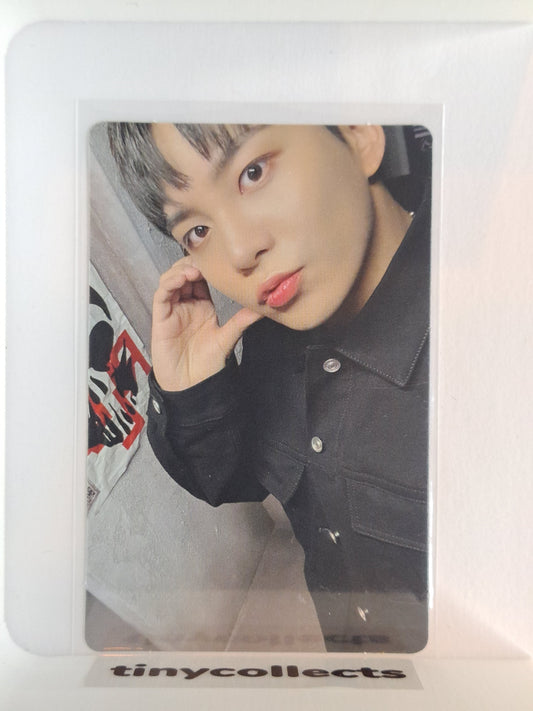 Jongho Album incl. A ver. Limited The World Ep.1: Movement