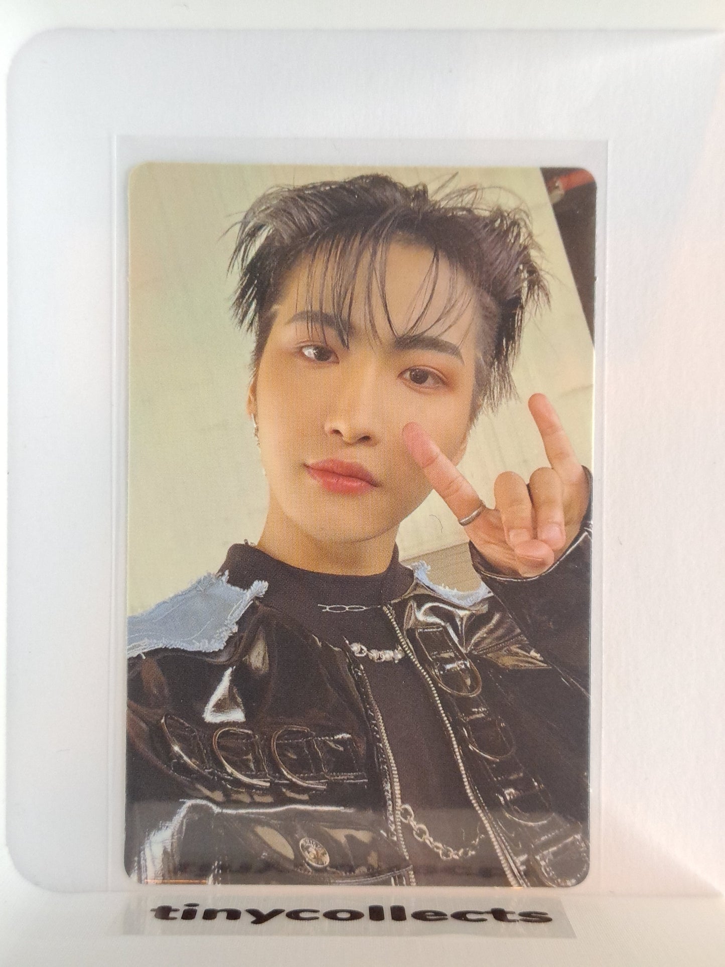 Seonghwa Album incl. D ver. 2 The World Ep.1: Movement