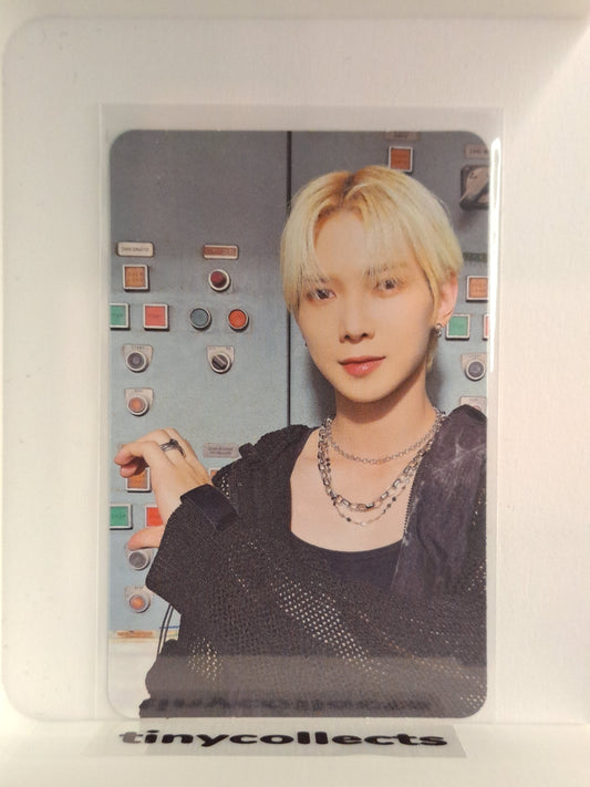 Yeosang Makestar 1.1 Hand Heart ver. fansign benefit The World Ep 1: Movement ATEEZ