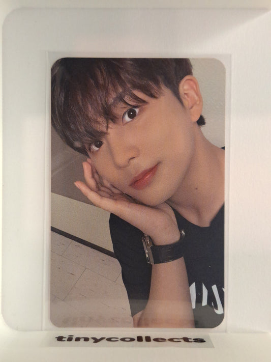Jongho Everline pop-up Stamp event The World Ep 1: Movement ATEEZ