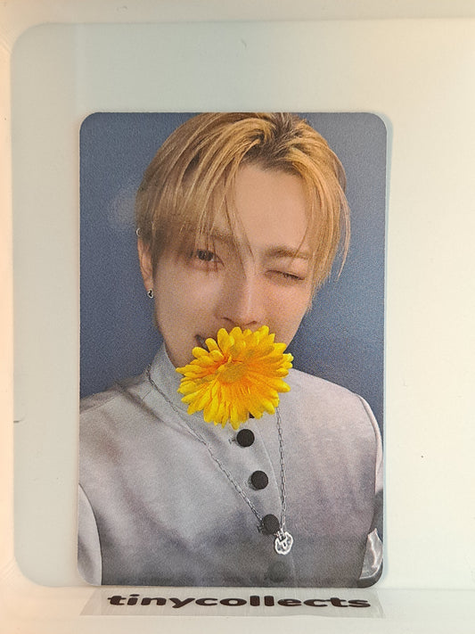 Hongjoong Apple Music 1.1 Who's the Flower? ver. POB Album ATEEZ