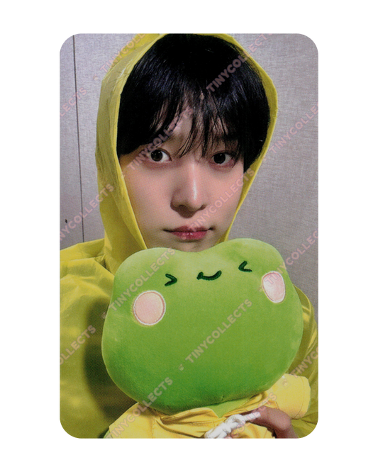Yunho Jump Up Lucky Draw 1.0 Jump Up Raincoat ver. Golden Hour part 4 ATEEZ