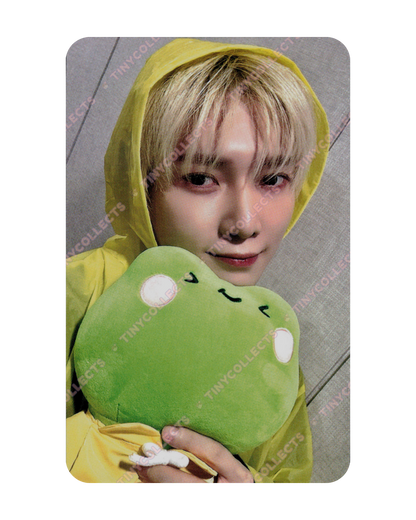 Yeosang Jump Up Lucky Draw 1.0 Jump Up Raincoat ver. Golden Hour part 4 ATEEZ
