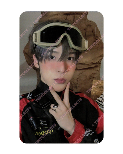 Yunho trading card 1 Aniteez in Treasure ATEEZ