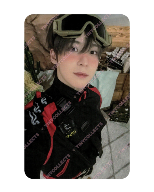 Yunho trading card 2 Aniteez in Treasure ATEEZ